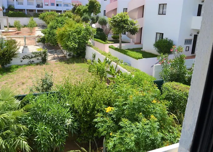 Espaçoso Com Estacionamento Incluído By Qozzy Appartement
